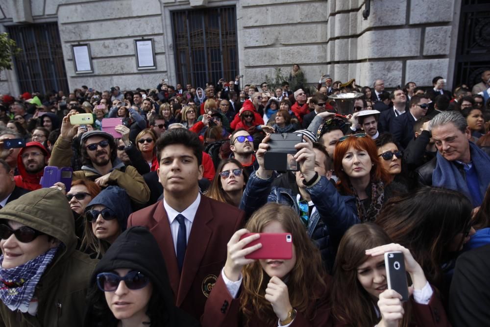 Ambientazo en la mascletà del día de la Crida