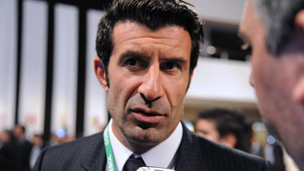 Luis Figo denuncia una campaña en su contra