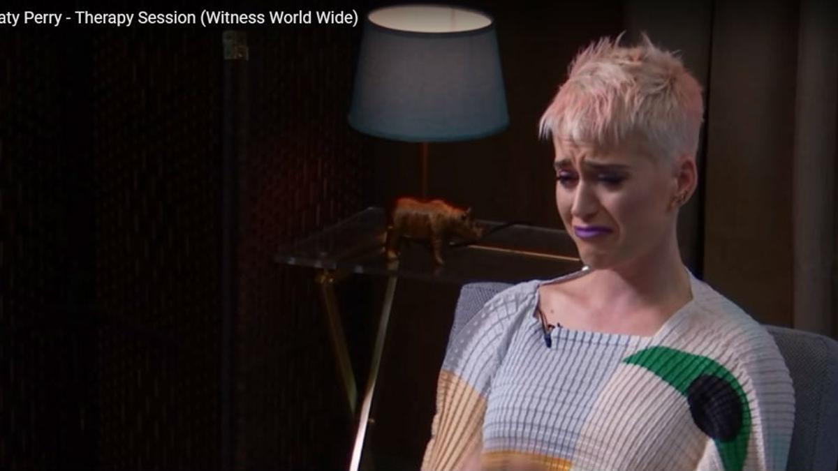 Katy Perry llorando