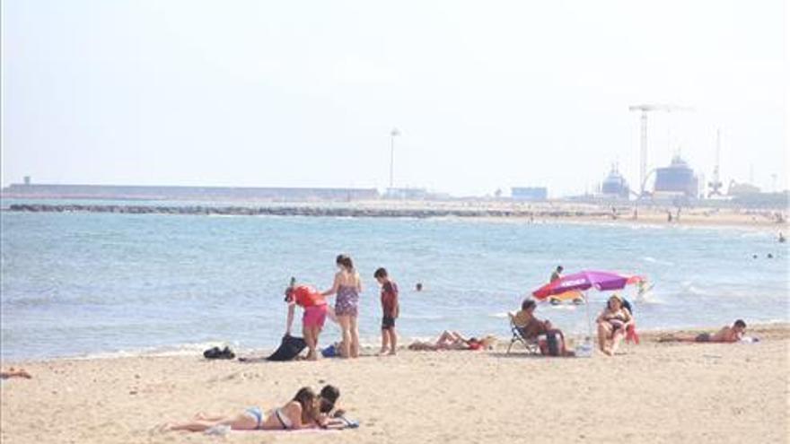 Castellón vivirá «sucesivas» olas de calor en un verano que llega hoy