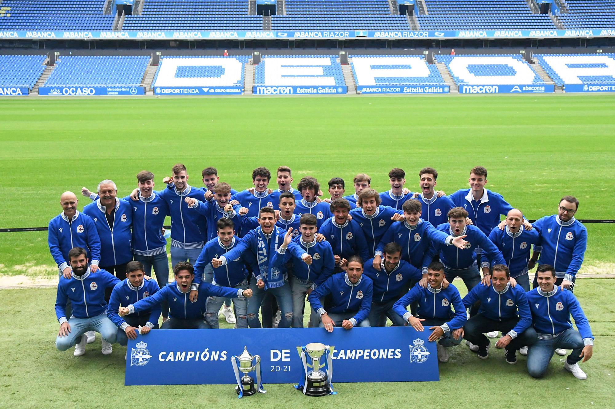 Los juveniles del Dépor celebran en A Coruña su Copa de Campeones