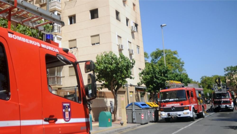 Alarma por un incendio en el barrio de La Flota