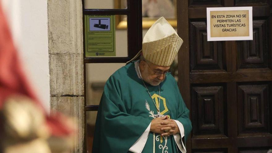 El arzobispo de Oviedo reivindica en Avilés el amor a Dios y al prójimo