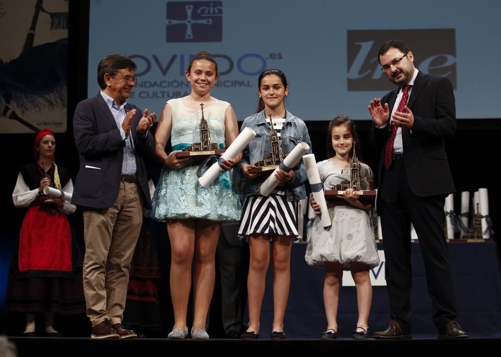 Ceremonia de entrega de los premios del XXIV concurso y muestra del Folclore Ciudad de Oviedo