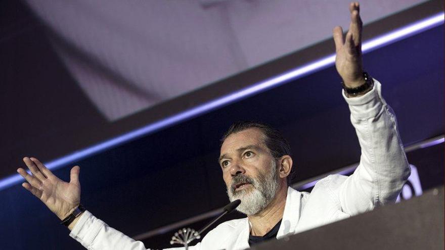 Antonio Banderas sufrió un infarto