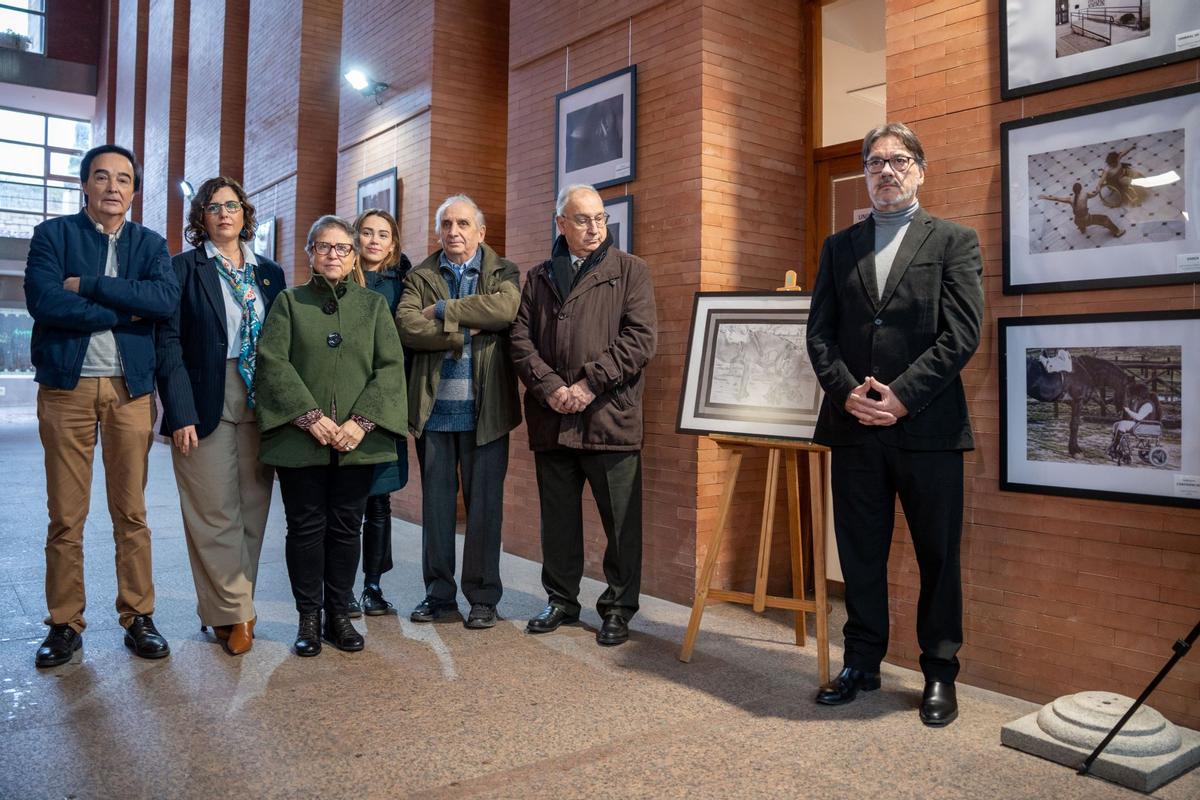 Acto de apertura de la exposición "Sin Barreras" en el Centro Cultural Alcazaba, ayer.