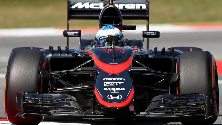 Fernando Alonso, el pasado año, a los mandos del MP4-30 de McLaren.