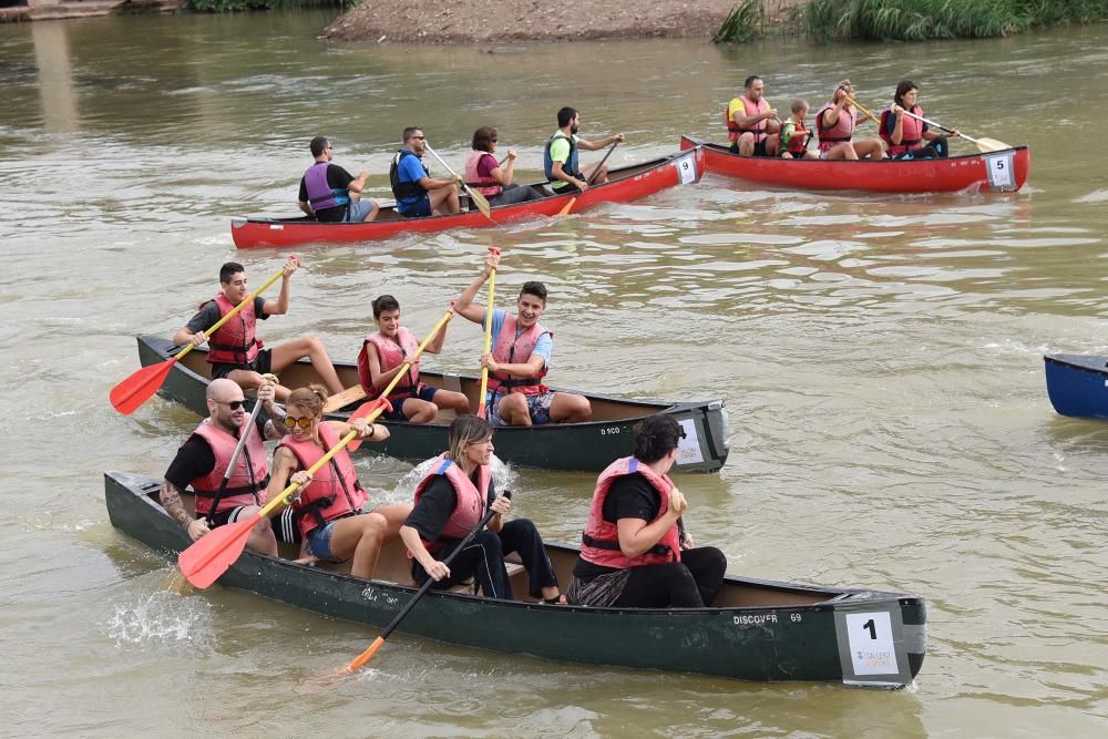 Més de 170 persones participen en la sisena Competició de Canoes al riu de Sallent