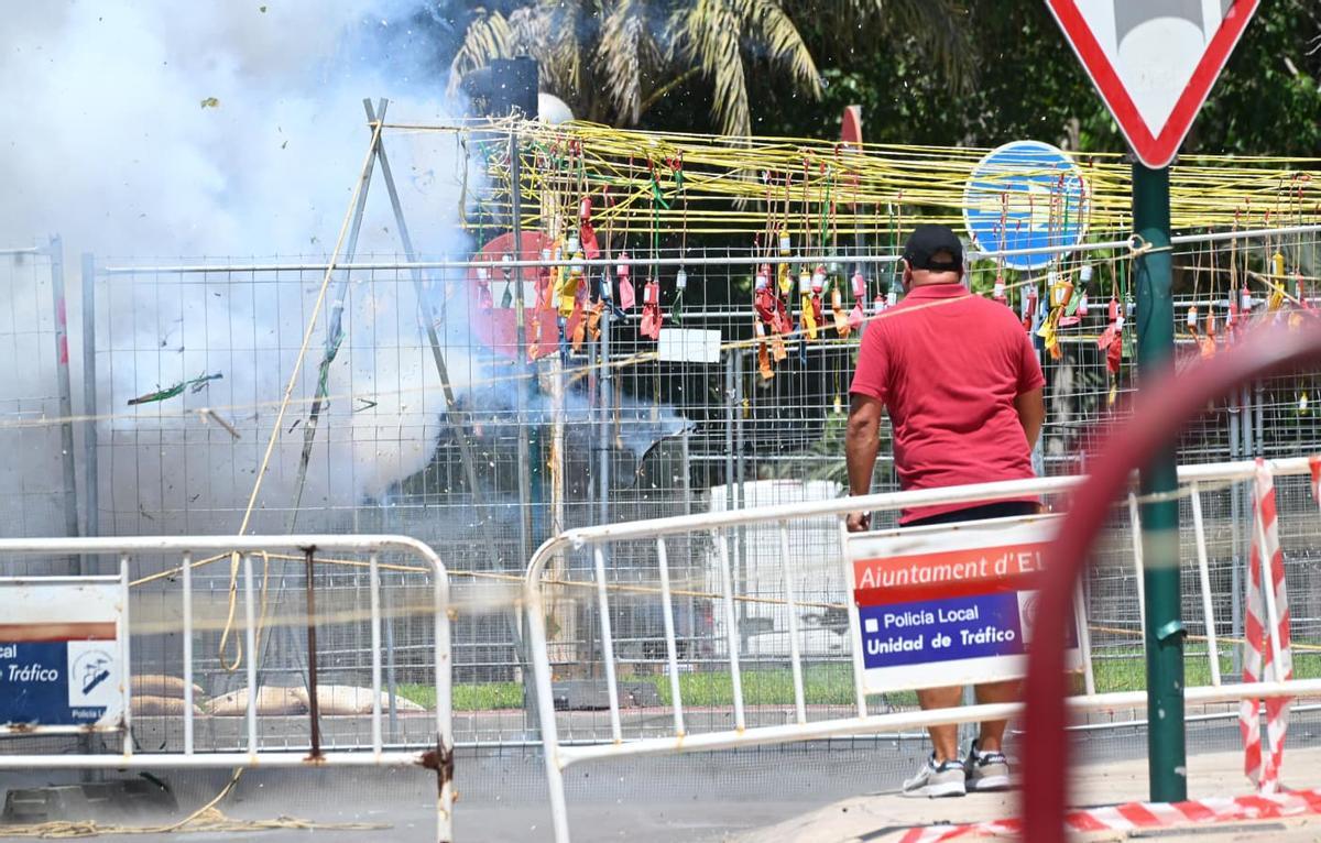 La mascletà de la pirotecnia Tamarit en las Fiestas de Elche, en imágenes