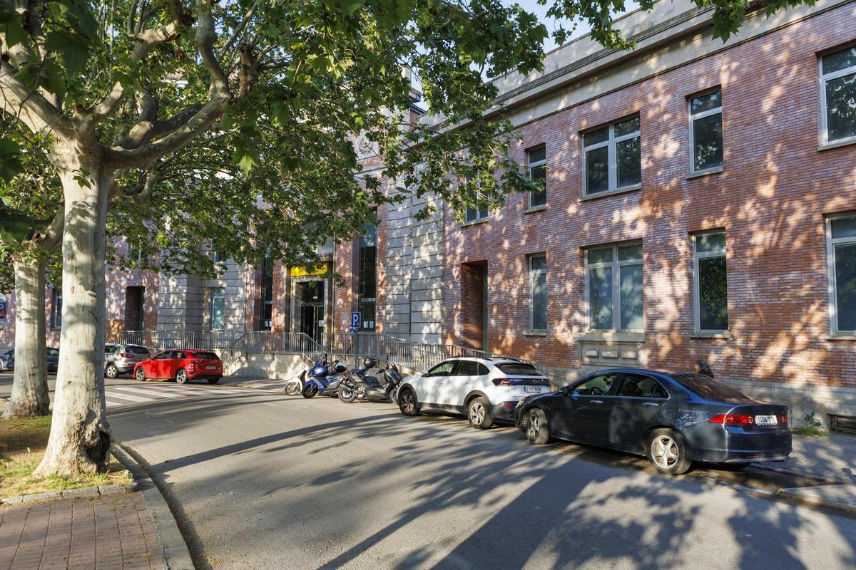 Ningú feia cua pels tràmits de ergularització a l'oficina de Correus de Manresa