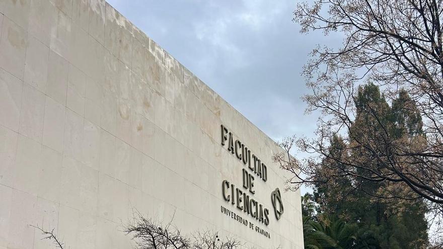 Minutos de silencio y mensajes de apoyo tras el asesinato de la grancanaria Claudia Tacoronte en México