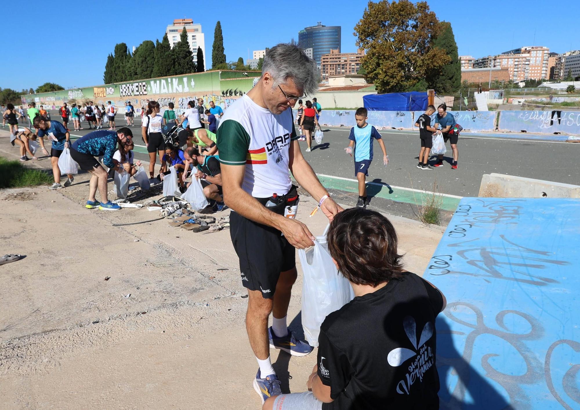 Nationale-Nederlanden Plogging Tour en Valencia que inaugura la Semana Europea del Deporte