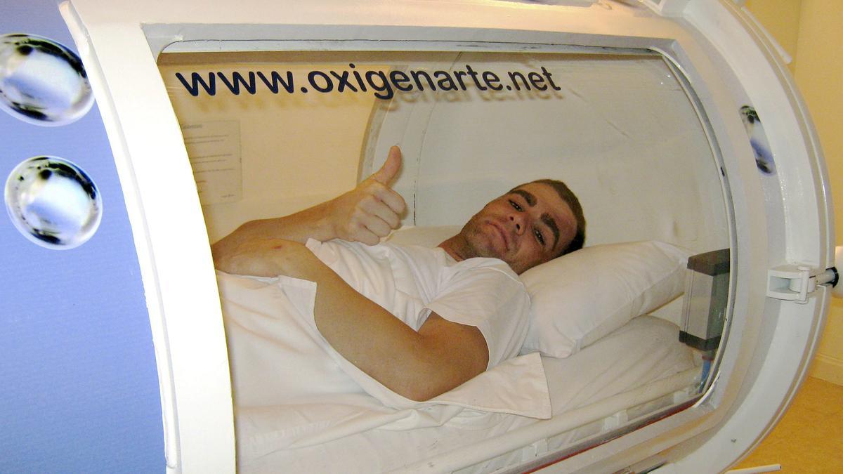 Fonsi Nieto acelera su recuperación en una cámara hiperbárica el 27/09/2010
