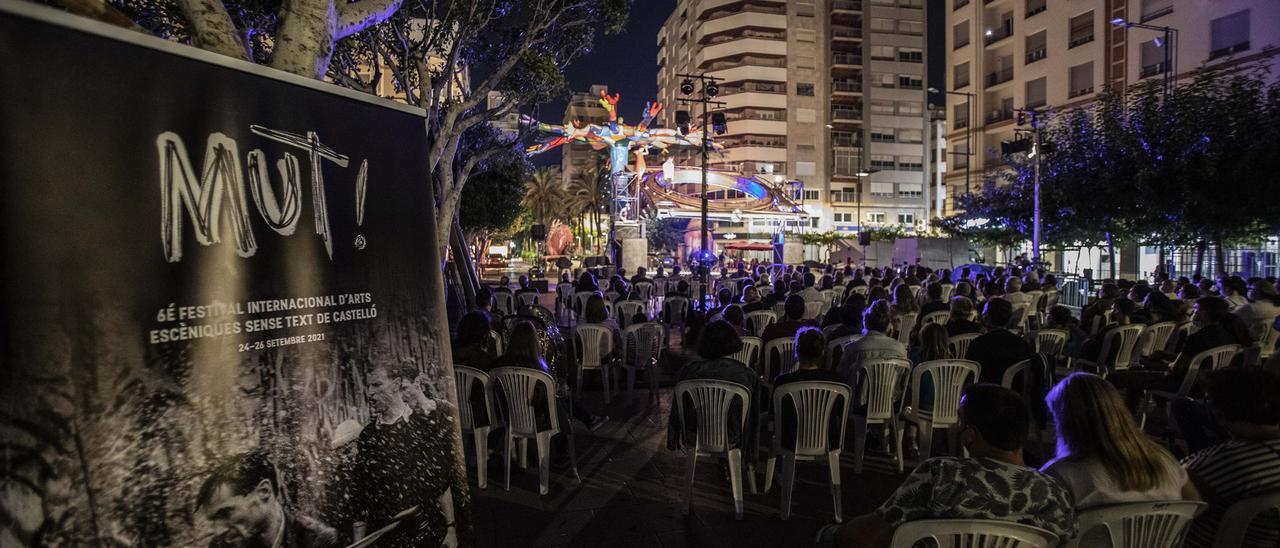 La cita congregó a multitud de vecinos en la plaza Huerto Sogueros.