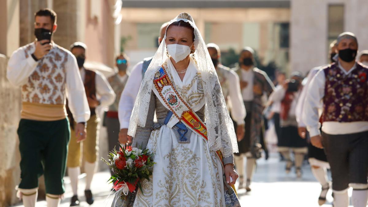 Búscate en el segundo día de Ofrenda por las calles del Mar y Avellanas entre las 9:00 y 10:00 horas