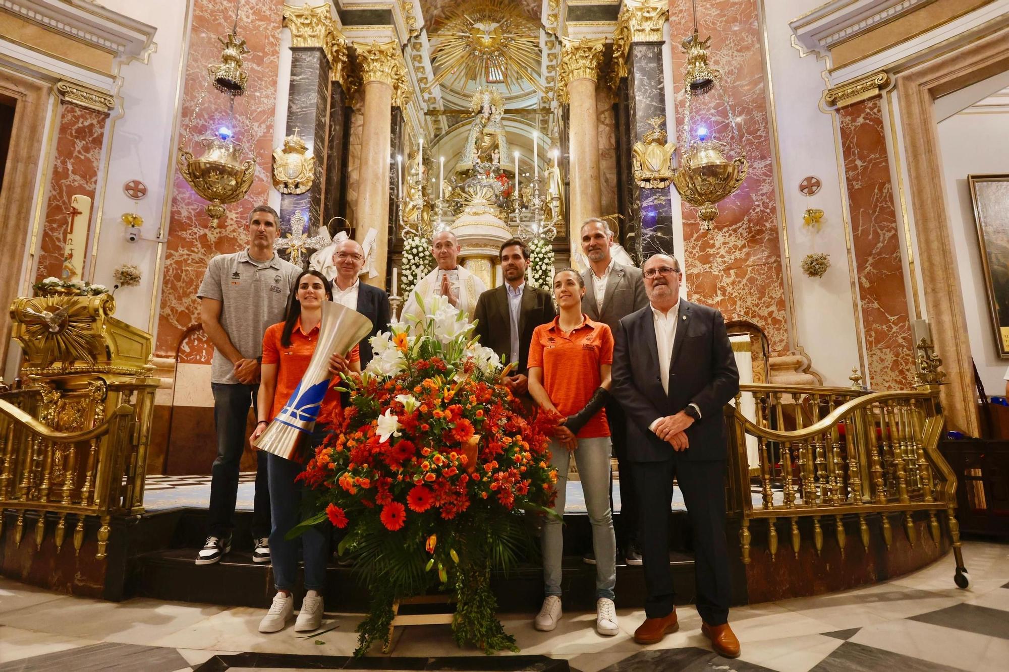El Valencia Basket ofrece su victoria en la Liga a la virgen, en imágenes