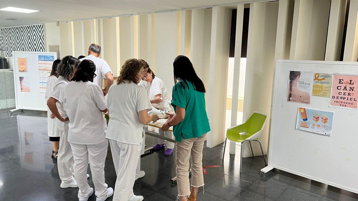 El Hospital General de Elche realiza una jornada informativa dirigida a ciudadanos en la que se tratarán las claves para detectar precozmente el cáncer de piel