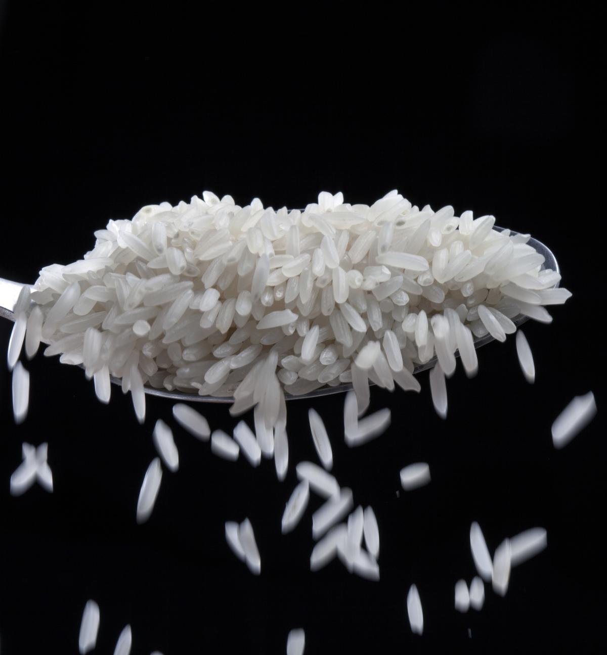 Abono natural para plantas: granos de arroz