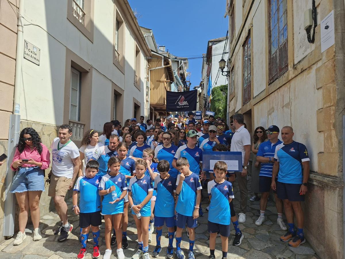 En imágenes: Los nadadores toman las calles de Navia en un ambiente "espectacular" En imágenes: Los nadadores toman las calles de Navia en un ambiente "espectacular"