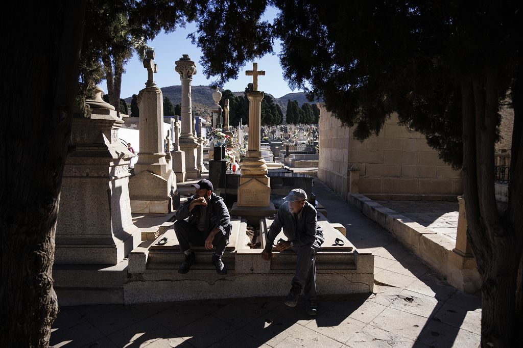 Día de Todoso los Santos en el cementerio de Los Remedios de Cartagena