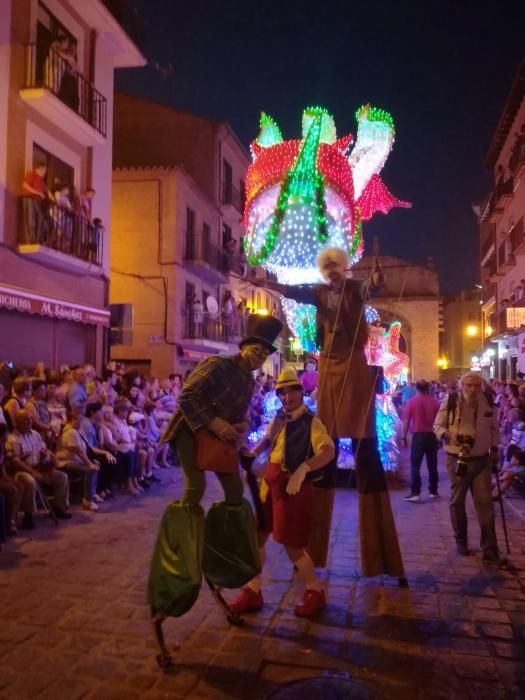 Desfile de carrozas en Toro