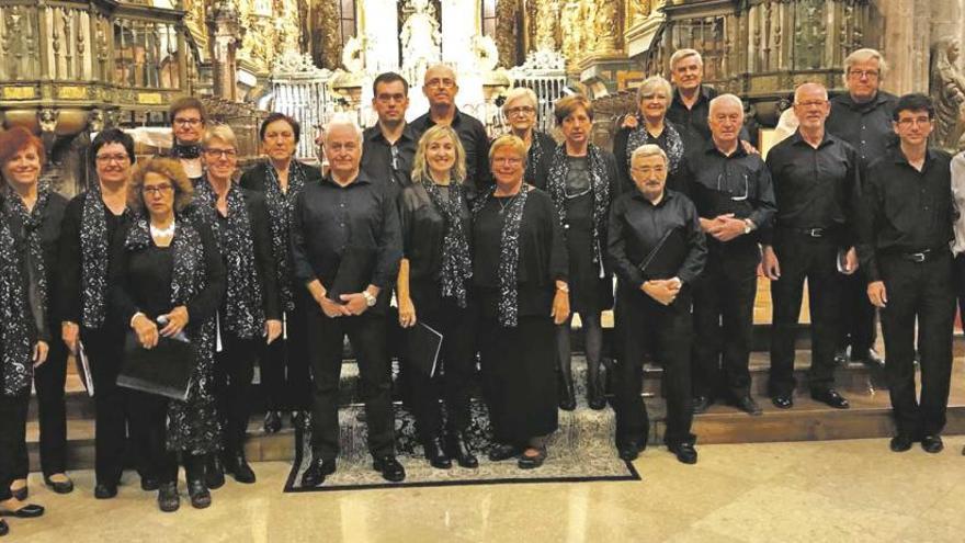 La Coral de Porreres canta en Santiago