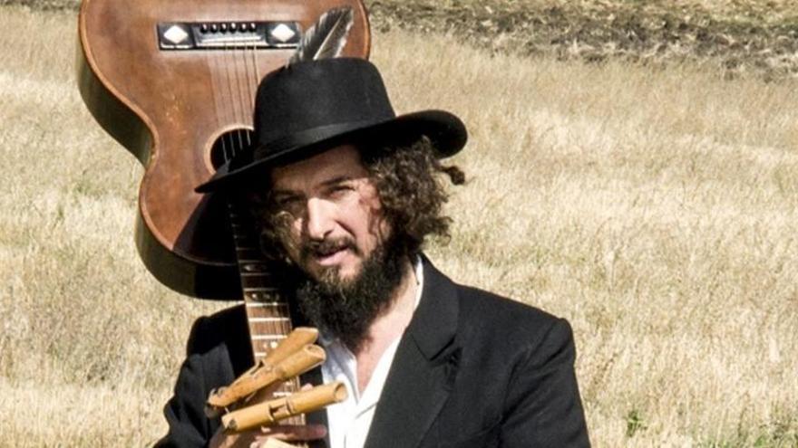 Vinicio Capossela, mágico y rural