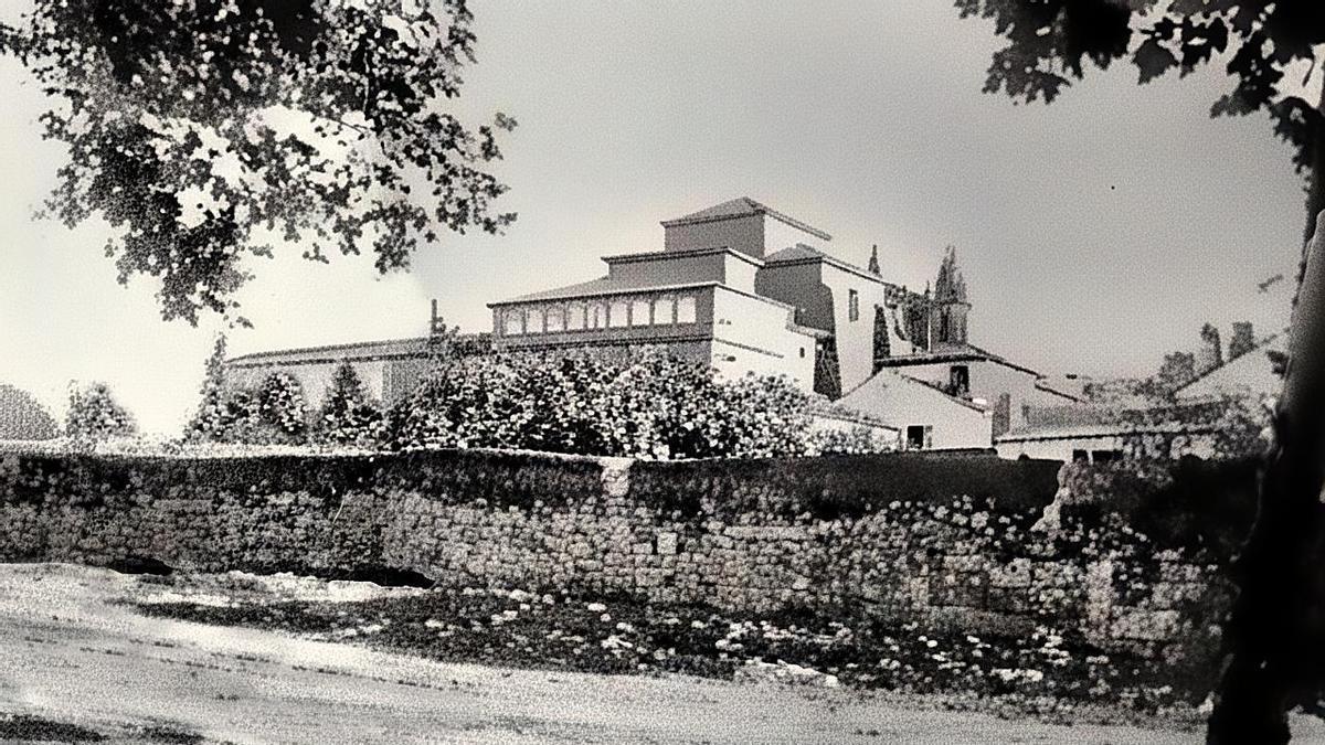 La desparecida finca del instituto, actual edificio Sarmiento, que contaba con su propio jardín botánico para la formación de los alumnos.