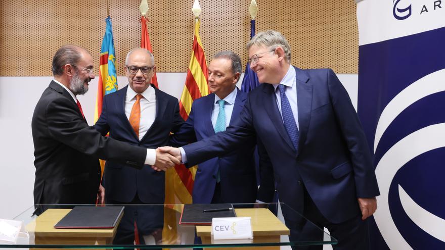 La Comunitat Valenciana, Aragón y los empresarios piden acelerar el corredor cantábrico-mediterráneo