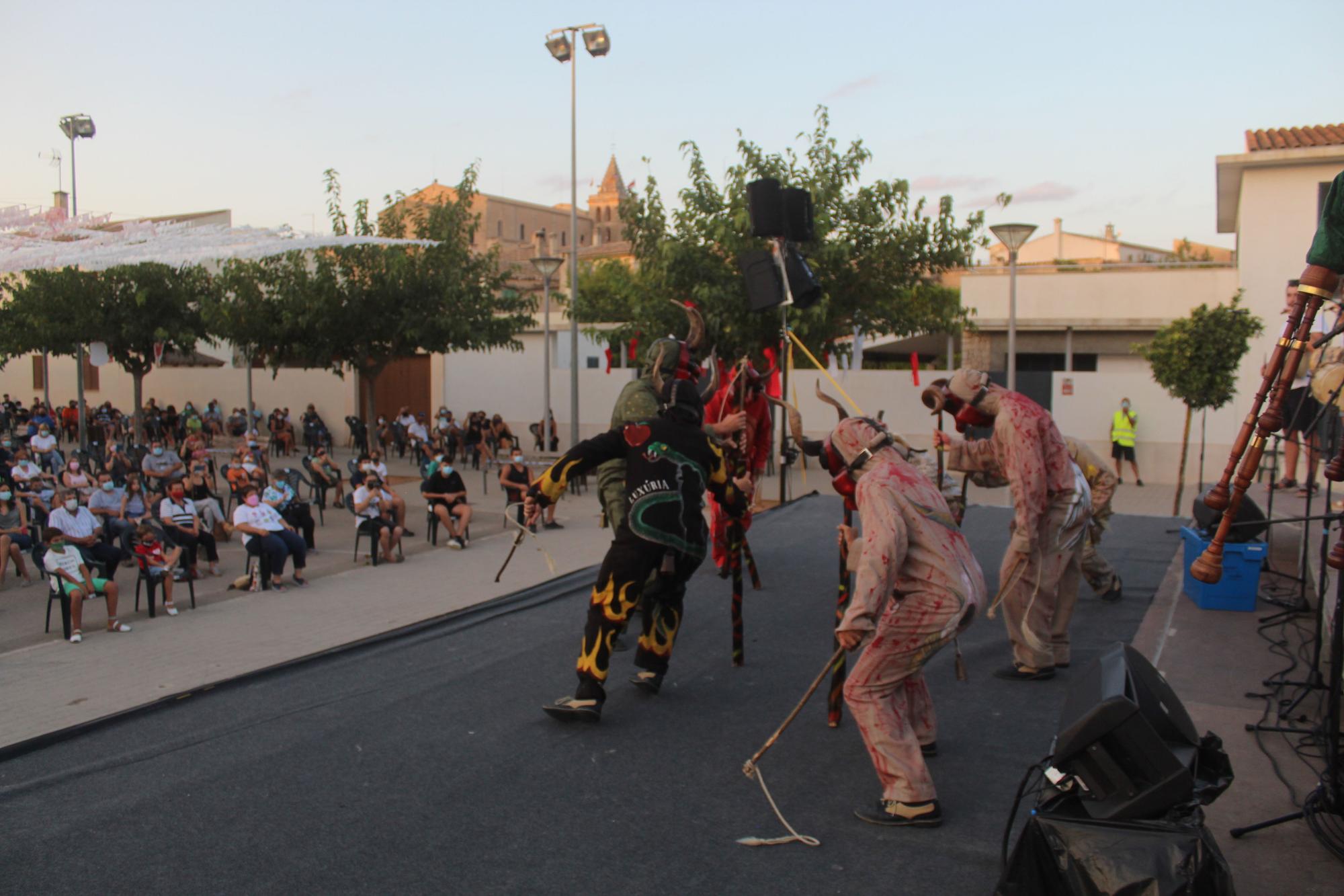 Sant Joan «condena» a sus ‘Dimonis’ que reparten ‘llandera’ contra el virus