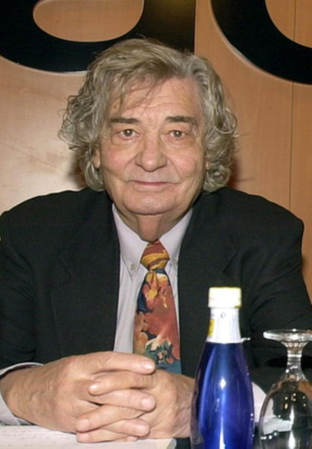 El filòsof, escriptor i president de l’Ateneu de Madrid, Carlos París, en una imatge del 2002. El filòsof, escriptor i president de l’Ateneu de Madrid, Carlos París, en una imatge del 2002.