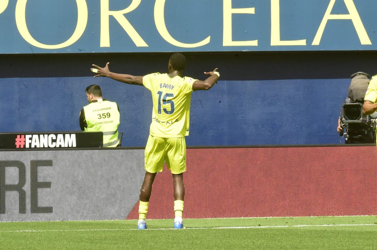 Thierno Barry celebra el 2-0.