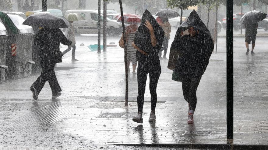 Aemet activa el aviso amarillo por lluvias y tormentas este sábado en casi toda la Región