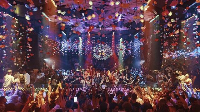 Imagen de archivo de una fiesta Flower Power. | PACHA IBIZA