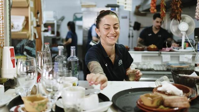 Freundlich und geduldig: Kellnerin in Palma.