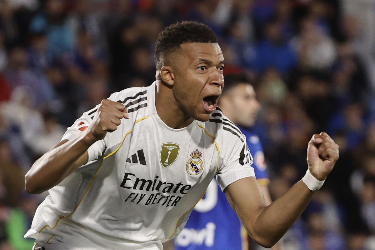 Mbappé celebrates Real Madrid's winning goal against Getafe.