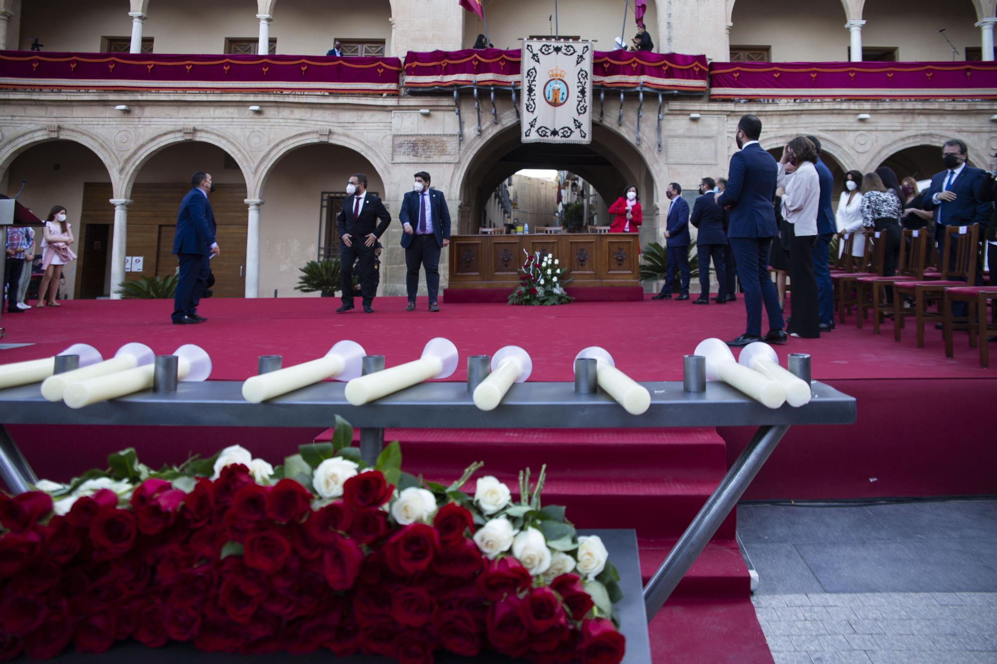 Lorca honra la memoria de las nueve víctimas de los terremotos con un emotivo memorial