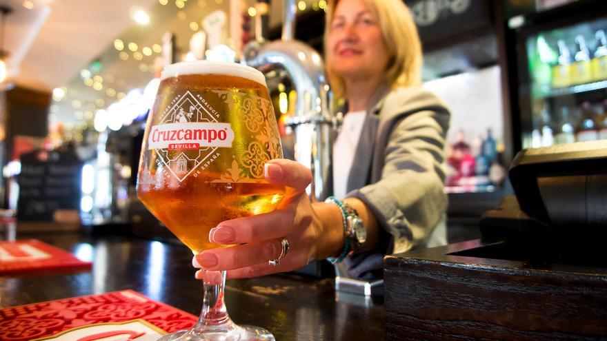 Cruzcampo bate récords en Reino Unido: llega a 10.000 bares y al 68% de sus supermercados en un año