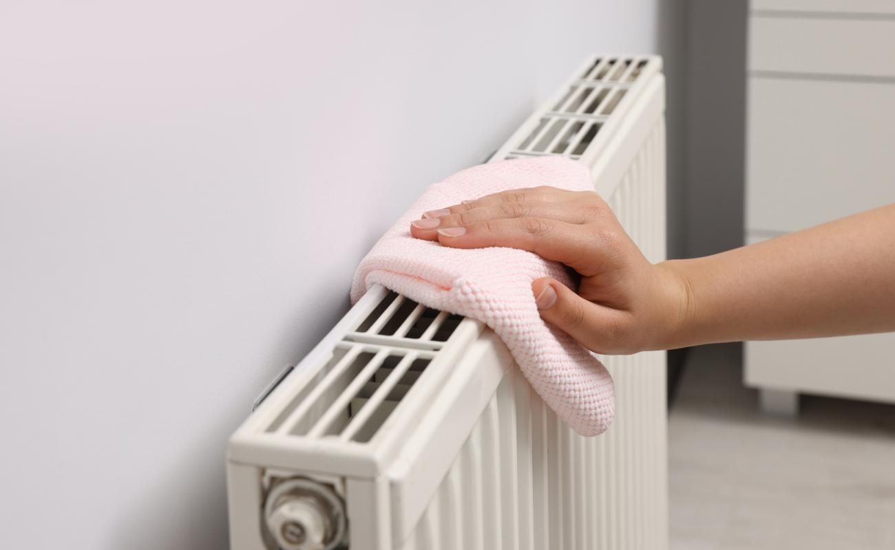 El truco para limpiar tus radiadores fácil y rápido: como nuevos y sin  polvo en un periquete