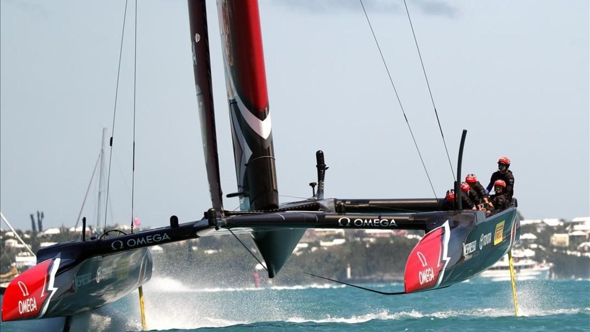 El barco finalista en la Copa del América de vela.