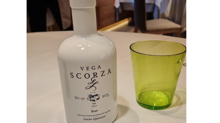 Vega Scorza, la esencia de la Vega Baja hecha licor de limón ecológico y su hoja
