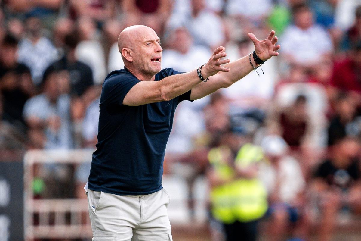 EN IMÁGENES: Así ha sido el encuentro entre el Real Oviedo y el Albacete