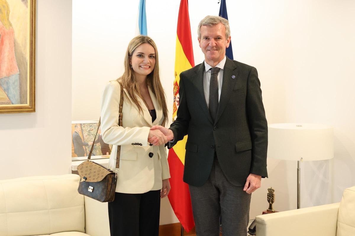 IsabelDobarro y Alfonso Rueda en el despacho de Presidencia.