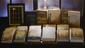 Pedro Oyarbide il·lustra l’edició  dels 25 anys de ‘L’ombra del vent’