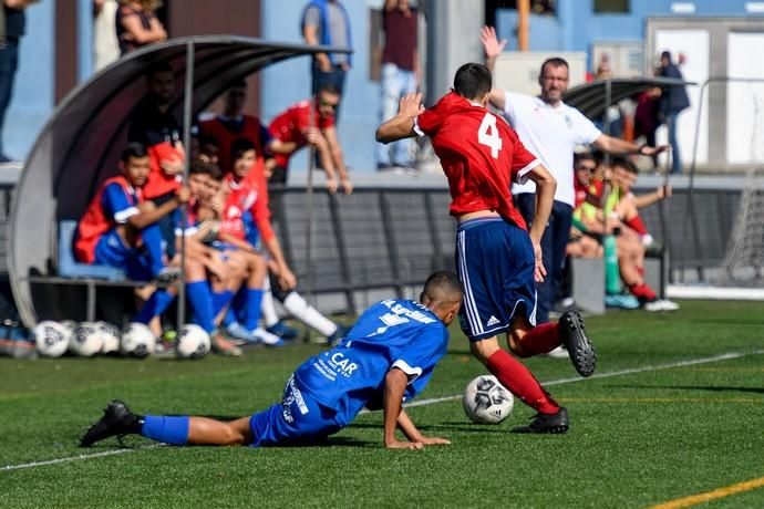 25-01-20  DEPORTES. CAMPOS DE FUTBOL DE LA ZONA DEPORTIVA DEL PARQUE SUR EN  MASPALOMAS. MASPALOMAS. SAN BARTOLOME DE TIRAJANA.  San Fernando de Maspalomas Santos- Veteranos del Pilar (Cadetes).  Fotos: Juan Castro.  | 25/01/2020 | Fotógrafo: Juan Carlos Castro