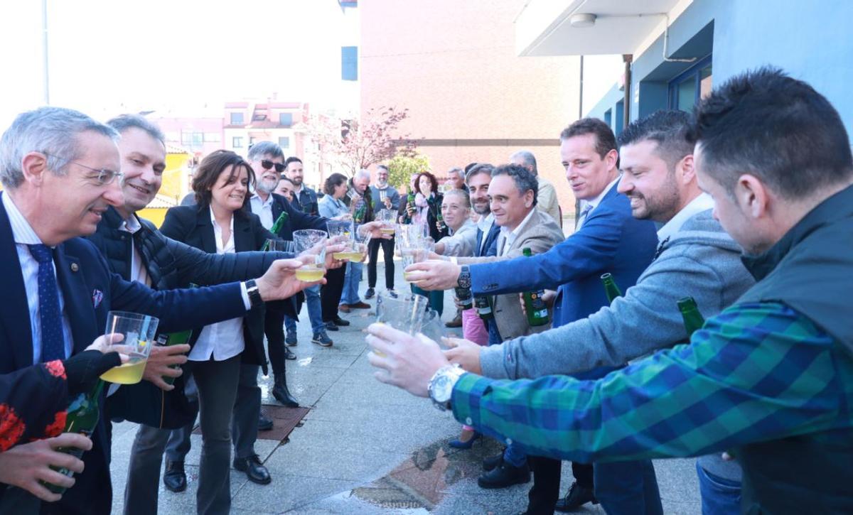 El presidente de la Junta señala como "deberes legislativos" la lucha contra la burocracia y la financiación local