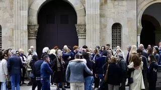 Emotivo último adiós en Somió al gijonés Carlos Loredo, fallecido a los 64 años