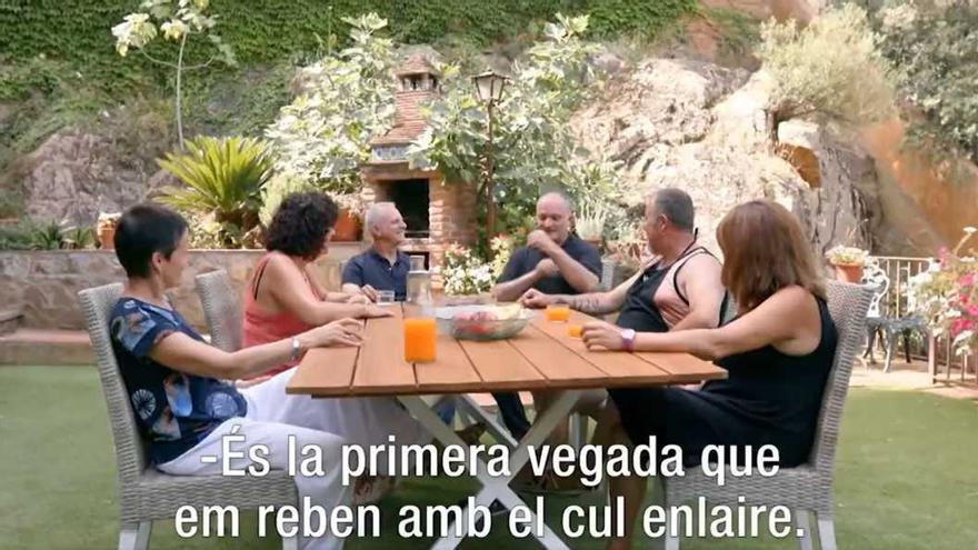 Toni Albà i la família Garcia Riera, en un moment del programa