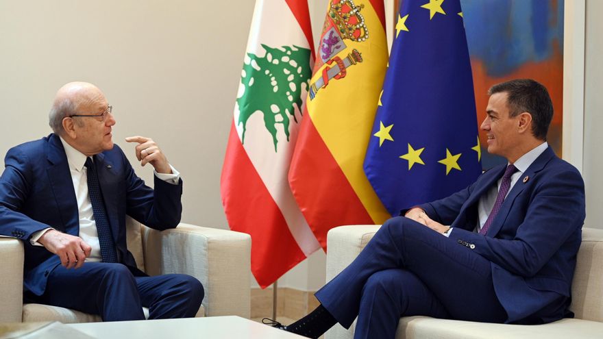 Sánchez promete al primer ministro de Líbano apoyo para la reconstrucción tras los bombardeos de Israel