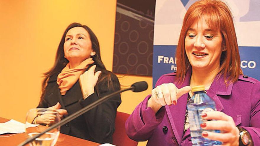 María José Bravo Bosch y Raquel Robledo durante la presentación del evento.  // De Arcos